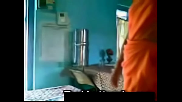 Saree Boobs Press